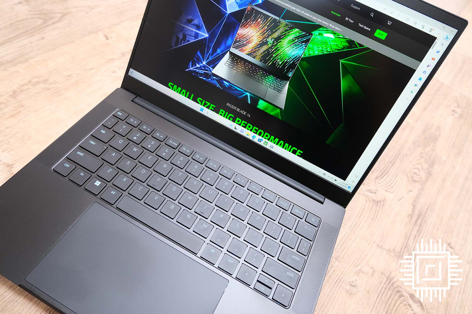 Razer Blade 14 AMD 2023 - Three Quarter