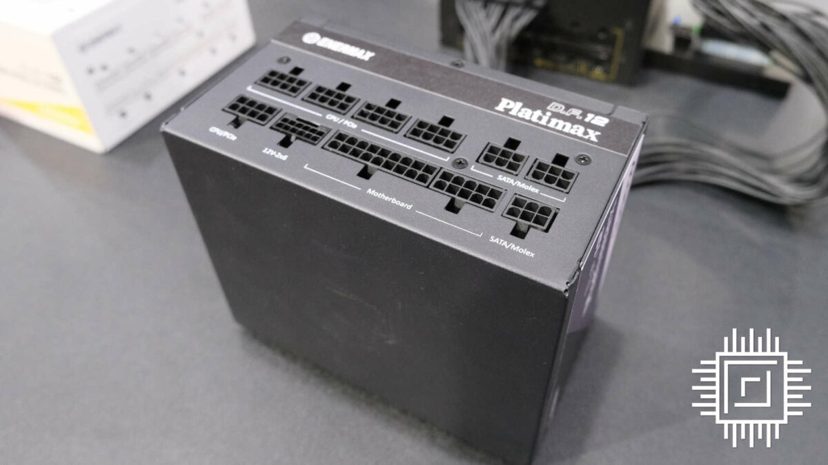 Enermax Platinax D.F. 12 power supply ports.