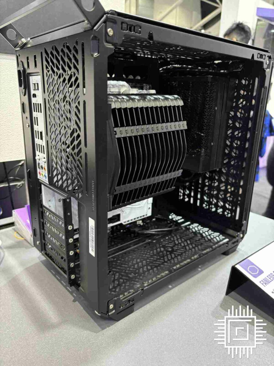 A left-side view of Cooler Master 'Fanless System' concept