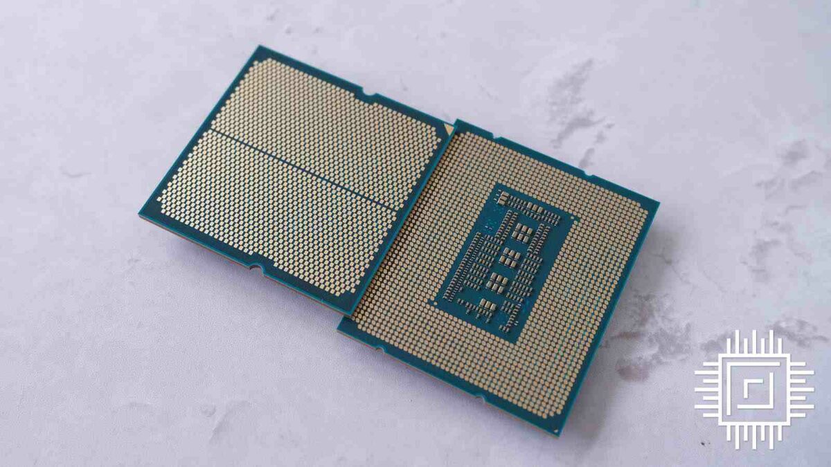 AMD Ryzen 9 9950X and Intel Core i9-14900K underside.