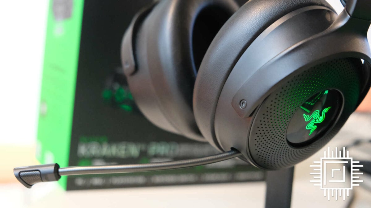 Razer Kraken V4 Pro retractable microphone.