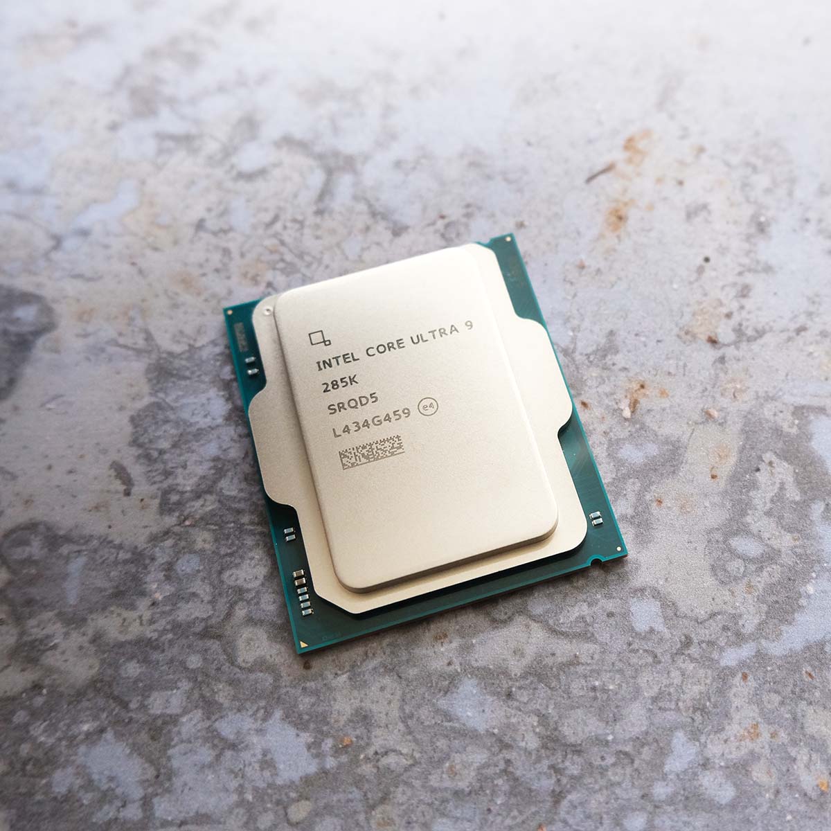 A picture of the Core Ultra 9 285K on a background.