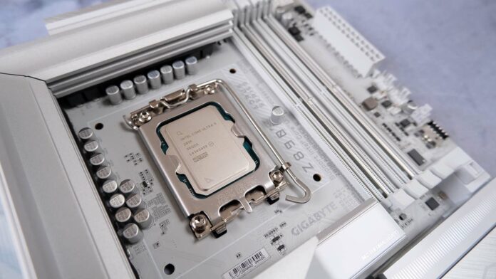 A picture of the Intel Core Ultra 9 285K CPU and Gigabyte Z890 motherboard.