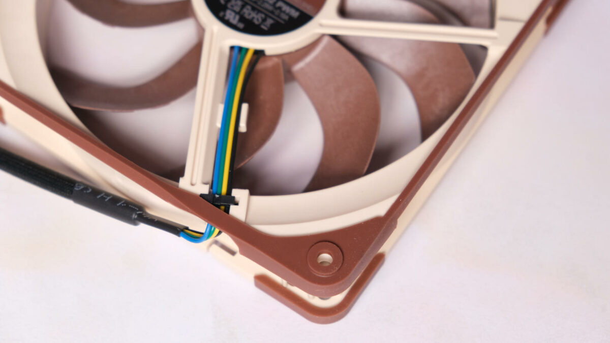 Noctua NF-A14x25 G2 fan corner.