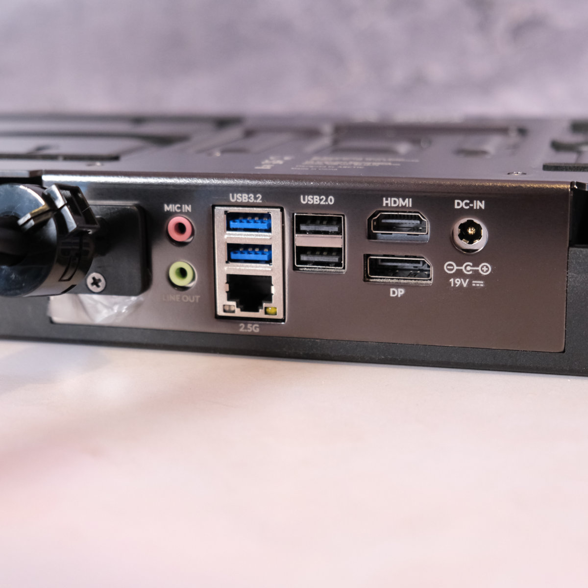 Arctic Senza rear I/O ports.