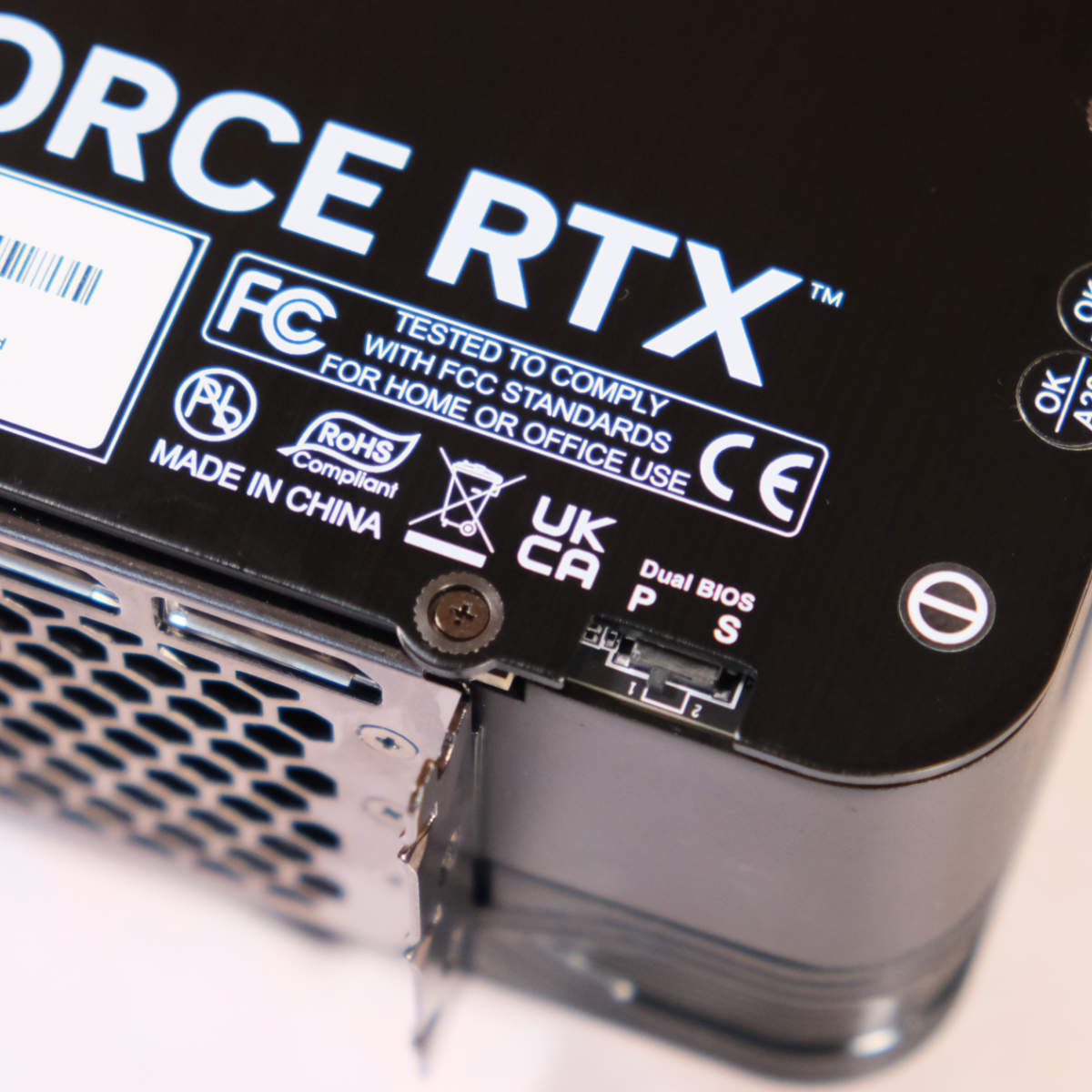 Palit GeForce RTX 5080 GameRock Dual Bios switch.