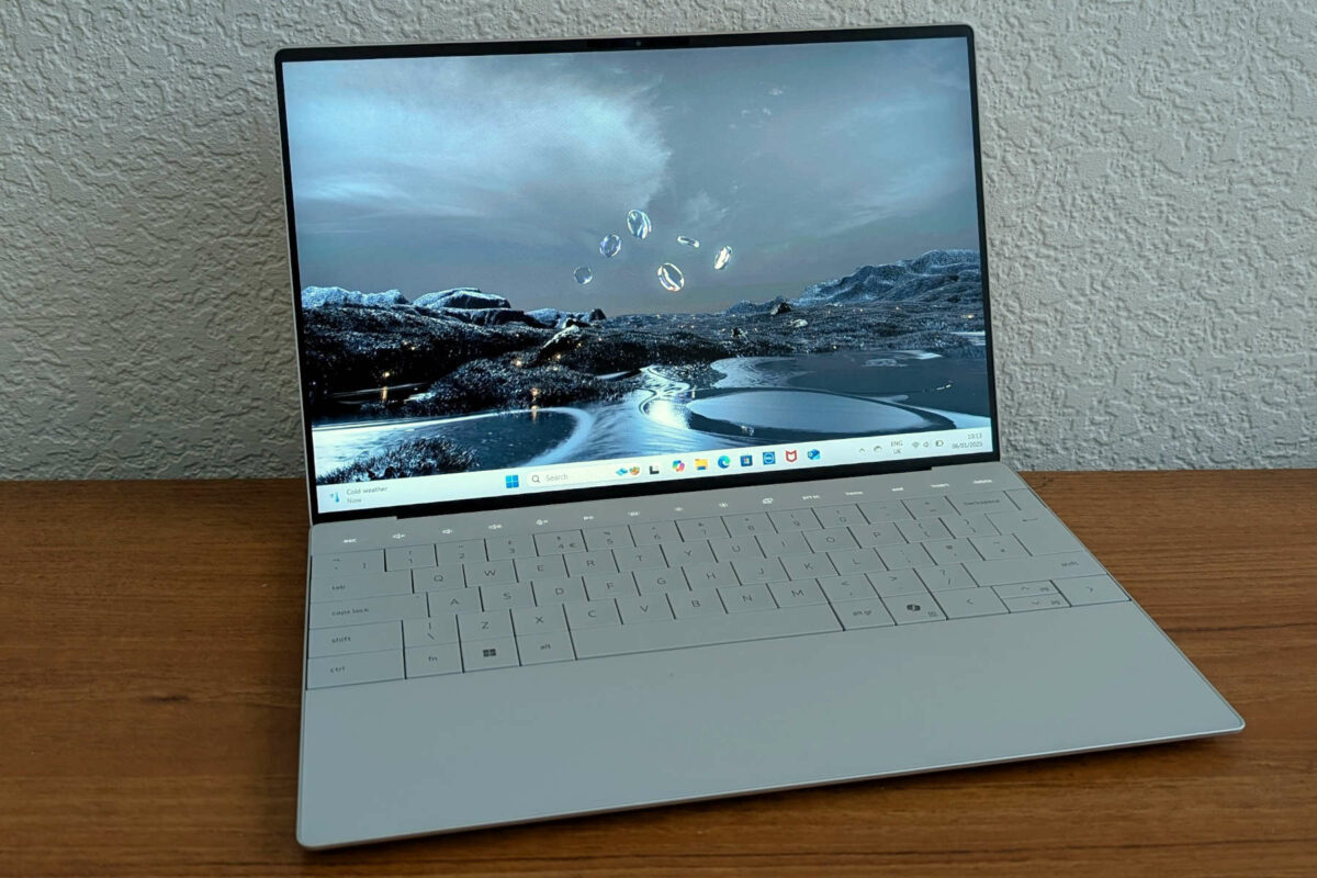 A Dell XPS 13 AI PC.