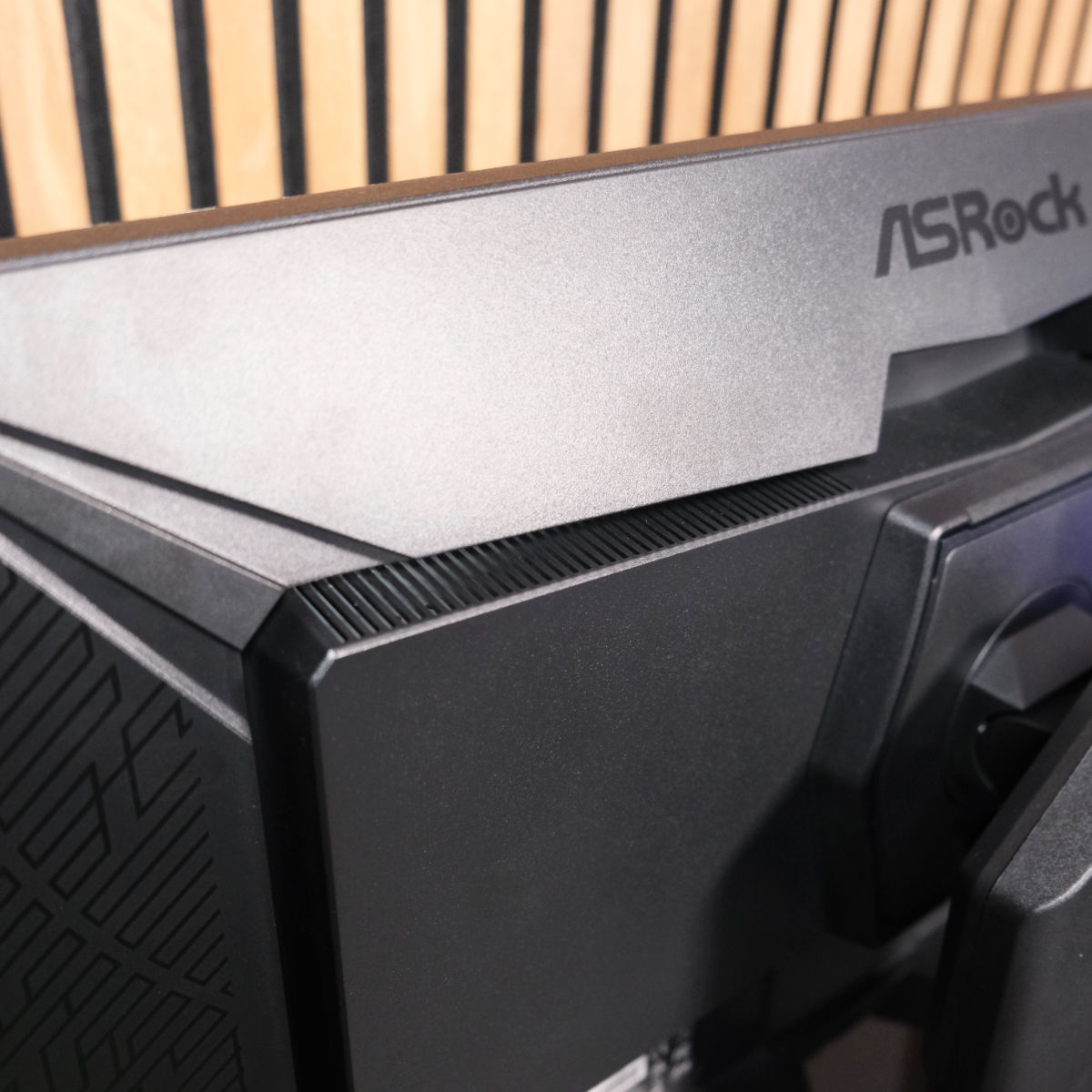 ASRock PG27FFX2A rear speakers.