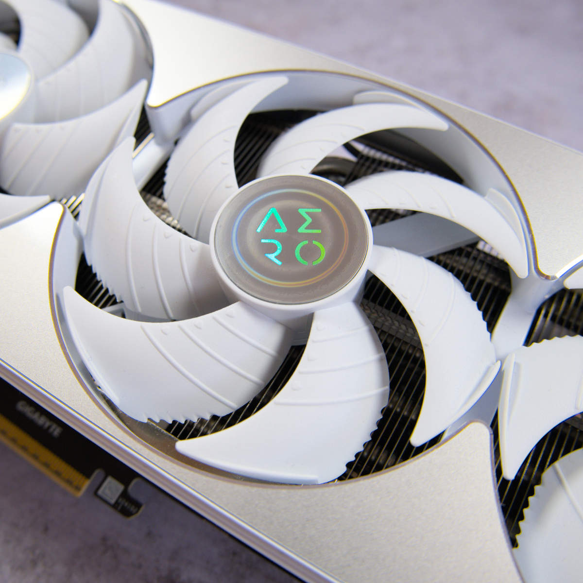 Close-up of Gigabyte GeForce RTX 5080 Aero OC SFF's fan.