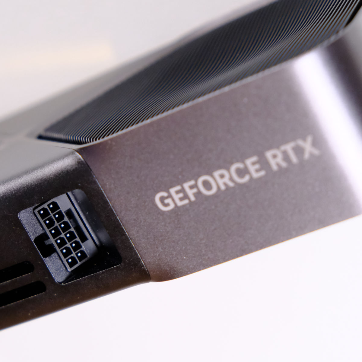 Nvidia GeForce RTX 5070 12V-2×6 power connector.